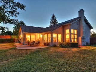 370 Linda Dr, Hollister, CA 95023-6646