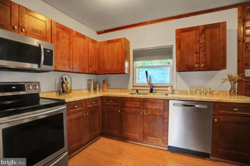 405 High St, Water Gap, PA 17018-9012