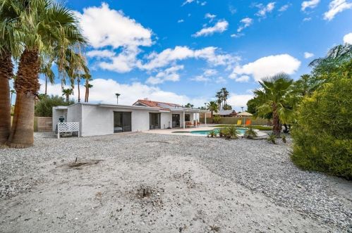 803 El Conquistador, Palm Springs CA  92262-3246 exterior