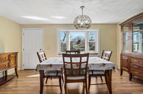 1 Meeting House Rd, Lincoln RI  02865-3806 exterior