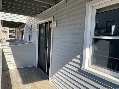 265 Glendale Ave, Bridgeport CT  06606-2742 exterior