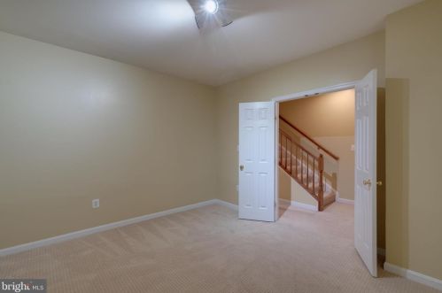 533 Legrace Ter, Leesburg VA  20176-1835 exterior