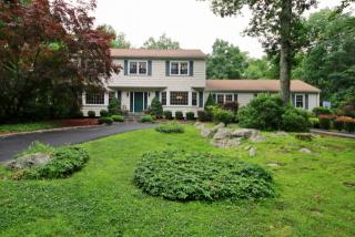 84 Revere Dr, Ridgefield, CT 06877-3641