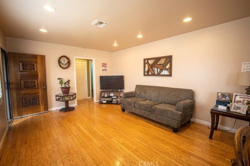 6053 Maris Ave, Pico Rivera CA  90660-3212 exterior