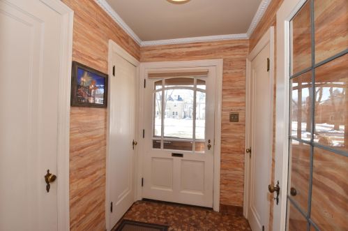 646 77 St, Milwaukee WI 53213-3511 exterior