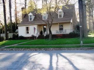 600 Briarwood Dr, Chesapeake, VA 23322-5842