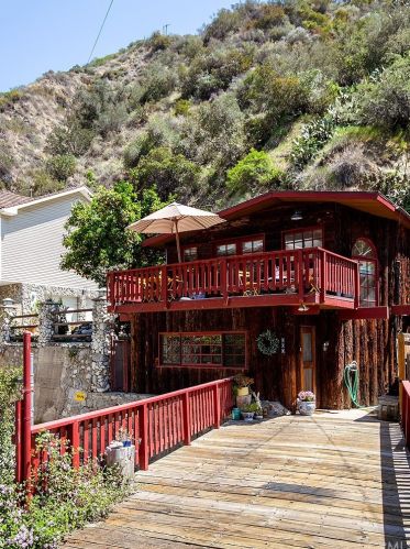 838 Woodland Dr, Sierra Madre, CA 91024-1450