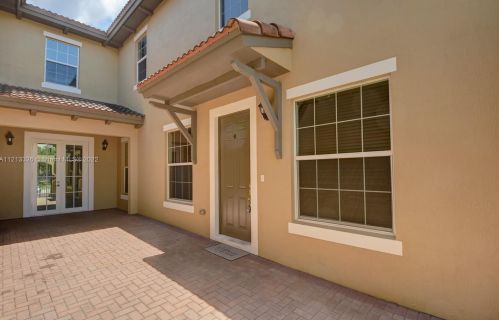 1317 147th Ter, Hollywood FL  33027-6185 exterior