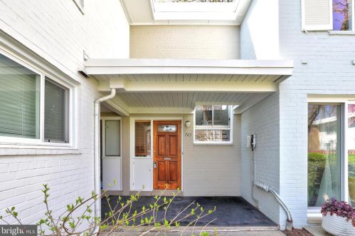 745 3rd St, Washington, DC 20001-2624
