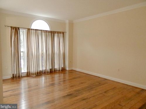 6534 Milva Ln, Springfield VA  22150-4268 exterior