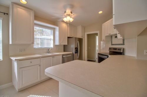 7840 Ionio Ct, Naples FL  34114-2648 exterior