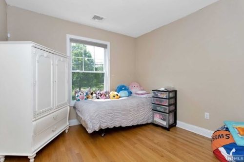 1663 River Rd, Teaneck NJ  07666-2259 exterior