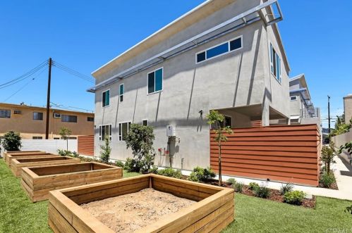 221 New Ave, Monterey Park CA  91755-2019 exterior