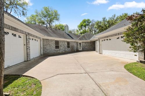 3011 River Forest Dr, Richmond, TX 77406-8225