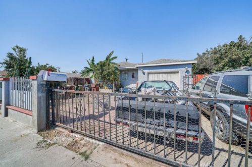 511 Plum St, Compton, CA 90222-3935