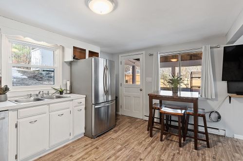 179 Main St, Salem NH  03079-1830 exterior