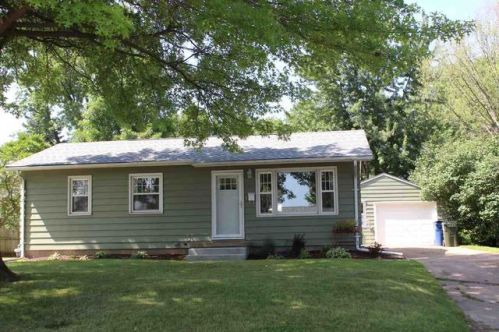 1210 Eleanor Dr, Waterloo, IA 50701-3421