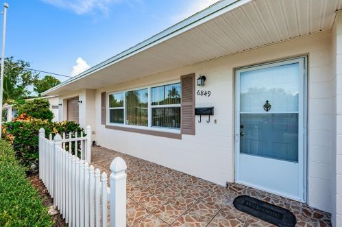 6849 35th Ter, Saint Petersburg, FL 33710-1441