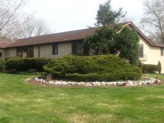 60 Cynthia Dr, Southampton, PA 18954-1349