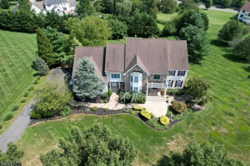 21 Patrick Henry Pl, East Amwell Township NJ  08551-1805 exterior