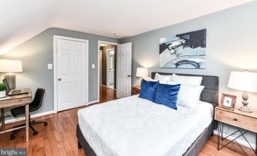 3027 Crane Dr, Falls Church VA  22042-3004 exterior