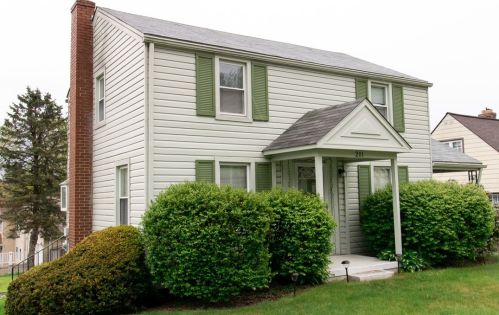 201 Kleber Rd, Glenshaw, PA 15116-1719