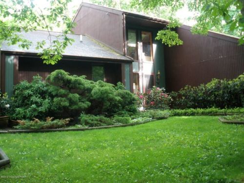 3445 Spruce Cabin Rd, Cresco PA  18326-7920 exterior