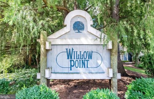 7620 Willow Pt Dr, Falls Church VA  22042-7530 exterior