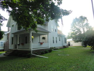 402 Chestnut St, Monticello, IA 52310-1613