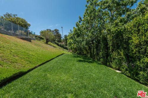 3423 Scadlock Ln, Van Nuys CA  91403-4915 exterior