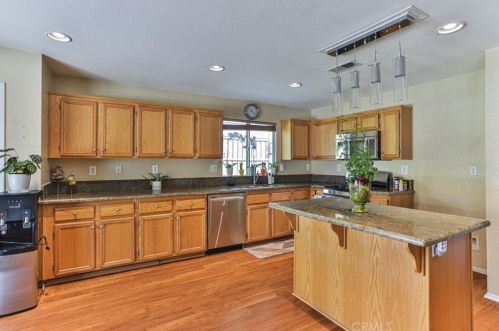 229 Woodlake St, Lake Elsinore CA  92530-1891 exterior