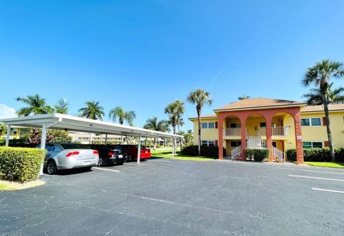 378 Charlemagne Blvd, Naples, FL 34112-7038