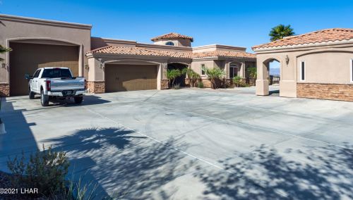 4230 Trotwood Dr, Lake Havasu City, AZ 86406-8066