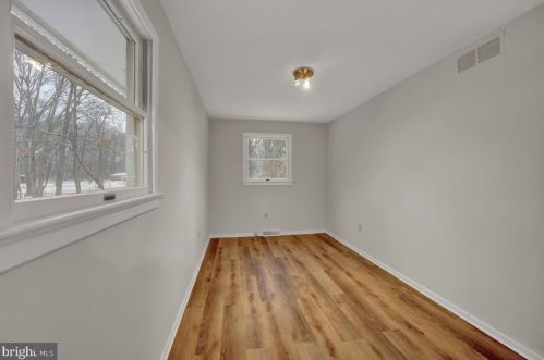 84 Berwyn Pl, Lawrence Township NJ  08648-3604 exterior