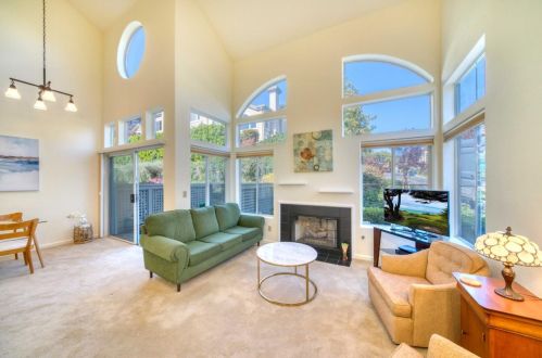 4 Patrick Way, Princeton By The Sea, CA 94019-1771