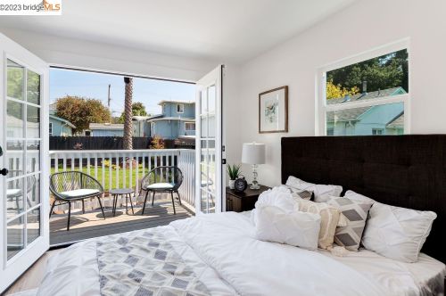 5018 Congress Ave, Oakland CA 94601-5405 exterior