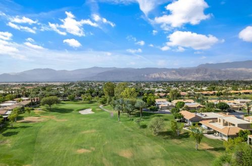 8 Oak Tree Dr, Rancho Mirage CA  92270-1612 exterior