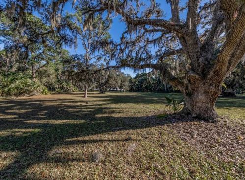 8313 Lightfoot Dr, Nokomis FL  34275-3211 exterior