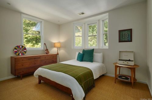 457 Lake Rd, Tuxedo Park NY  10987-4108 exterior