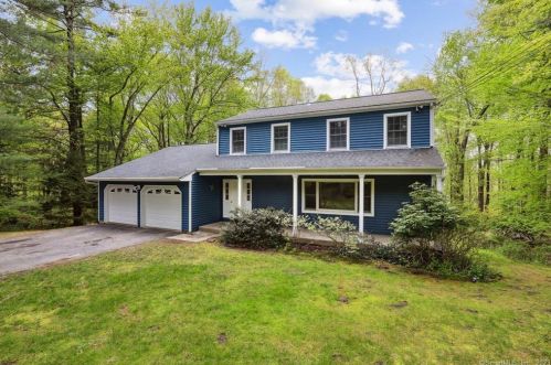 16 Devonshire Dr, Danbury, CT 06811-5101