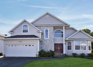 6 Blueberry Ridge Dr, Holtsville, NY 11742-2549