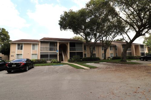 13750 Oneida Dr, Delray Beach, FL 33446-3306