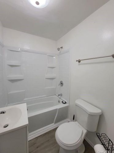 82 Ridgewood Ave, Middletown NY  10940-3415 exterior