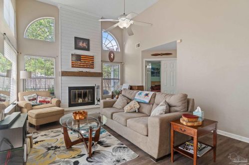 1927 Patrician Way, Fort Walton Beach FL  32547-1036 exterior