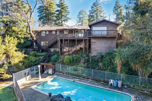 930 Live Oak Ave, Ukiah CA  95482-3733 exterior