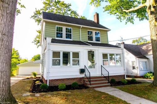 1368 Churchill Rd, Cleveland, OH 44124-1354