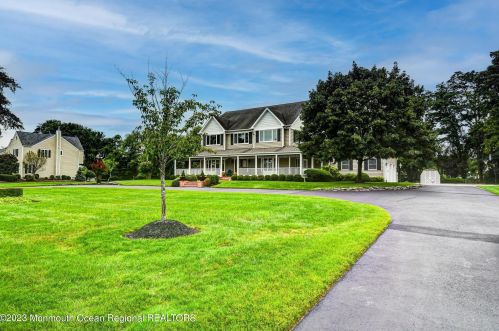 515 Seven Bridges Rd, Little Silver NJ  07739-1742 exterior