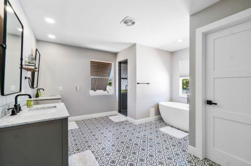 6260 Ocean Blvd, Boynton Beach FL  33435-5212 exterior