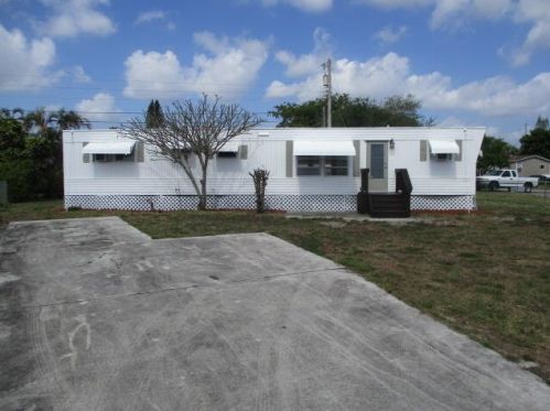1577 Elaine Cir, West Palm Beach, FL 33417-4716