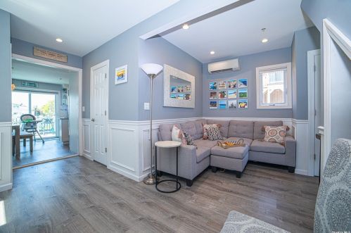 695 9th St, North Lindenhurst NY  11757-5543 exterior